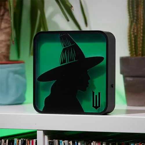 Numskull ▫️ Oficial Wicked: Candeeiro de secretária e luz de parede em acrílico da Elphaba, a Bruxa, para quarto, escritório, casa, estúdio, trabalho - Produtos oficiais da Wicked 3