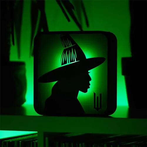 Numskull ▫️ Oficial Wicked: Candeeiro de secretária e luz de parede em acrílico da Elphaba, a Bruxa, para quarto, escritório, casa, estúdio, trabalho - Produtos oficiais da Wicked 5