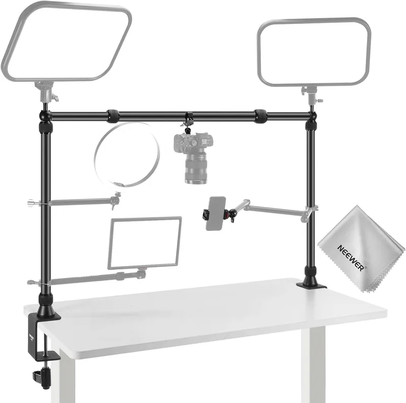 NEEWER ▫️ NK002 Plataforma de montagem de câmara suspensa com suporte para telefone/2 cabeças/braço/superbraçadeira/braçadeira para microfone/braçadeira para webcam, suporte de secretária para vários dispositivos com largura/altura ajustável, carga 26 lb/12 kg