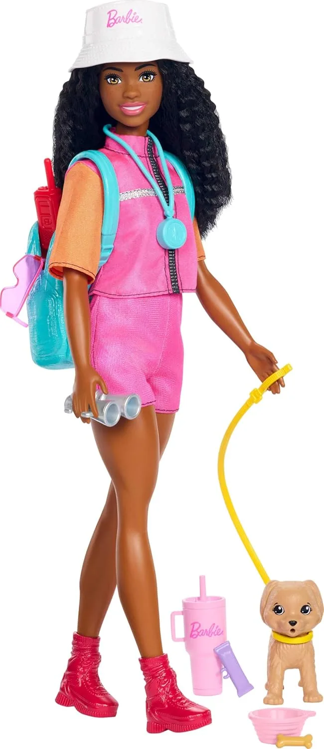 Barbie ▫️ Boneca «Brooklyn» – Aventuras ao Ar Livre, com roupa de aventureira e mais de 10 acessórios de acampamento, incluindo um cachorrinho, JJV60