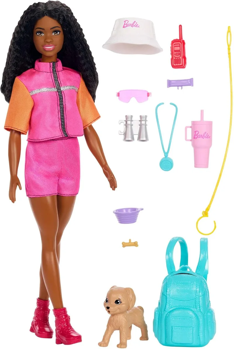 Barbie ▫️ Boneca «Brooklyn» – Aventuras ao Ar Livre, com roupa de aventureira e mais de 10 acessórios de acampamento, incluindo um cachorrinho, JJV60