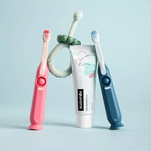 SUAVINEX ▫️ Pasta de dentes para bebés e crianças com 1000 ppm de flúor, desde o primeiro dente até aos 6 anos, sem glúten, previne a cárie e cuida das gengivas, com xilitol e água do mar, gel dentífrico com sabor a morango, 50 ml 4