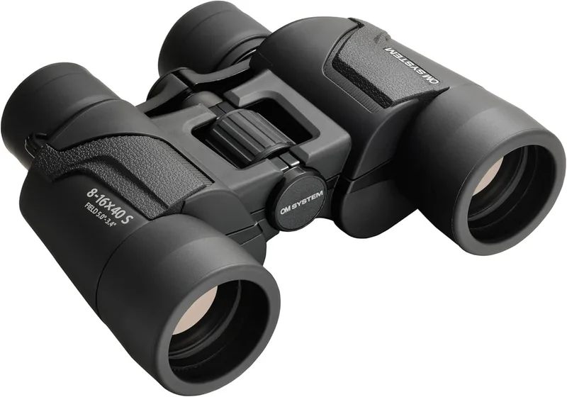 OM SYSTEM ▫️ Binóculos 8-16x40 S com zoom, com ótica BaK-7 | Ampliação ajustável de 8x a 16x, lentes com revestimento antirreflexo, corpo em borracha resistente e acessórios incluídos.