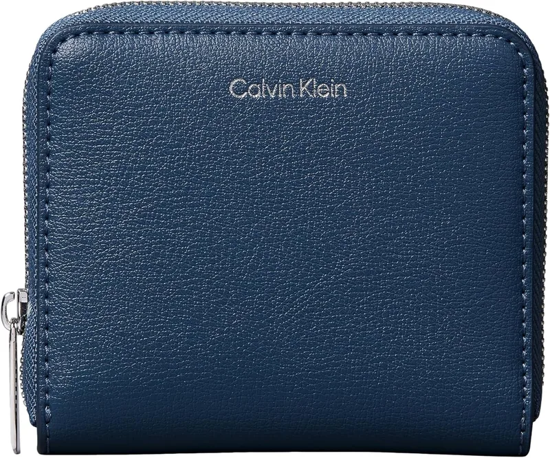 Calvin Klein ▫️ Carteira de Mulher Foil Logo Medium Zip Around com Logótipo, Azul (Key Largo), Tamanho Único