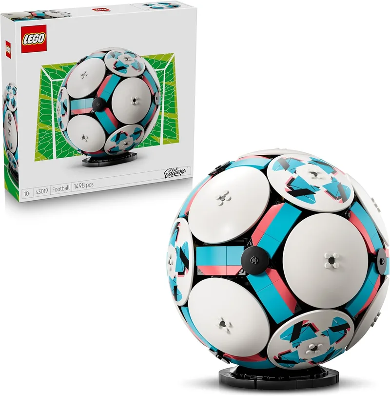 LEGO ▫️ Editions Bola de Futebol - Maquete 3D com Estádio Interativo em Miniatura - Decoração para o Quarto dos Jovens - Presente para Meninos e Meninas Fãs a partir dos 10 anos e Adultos Fãs de Desporto - 43019