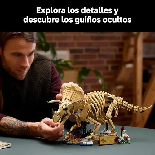 LEGO ▫️ Jurassic World Fósseis de Dinossauro: Triceratops - Kit de Maquetes para Adultos com Minifigura do Dr. Gerry Harding - Decoração para a Estante - Presente para Fãs do Parque Jurásico - 77985 3