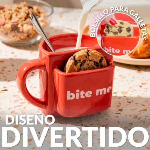 Fisura ▫️ Caneca original para oferecer «Bite me». Caneca de chá vermelha com bolso para bolachas. Caneca divertida para o pequeno-almoço. Caneca moderna para o pequeno-almoço. Capacidade de 316 ml 2