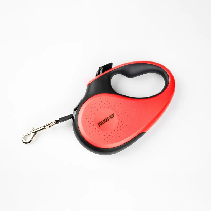 Julius-K9 ▫️ Trela retrátil para cães L - Fita de 5 m, Preto/Vermelho – Pega antiderrapante, trela em fita, extensível, travão com uma só mão, pausa, bloqueio, fita refletora, sem emaranhados, resistente
