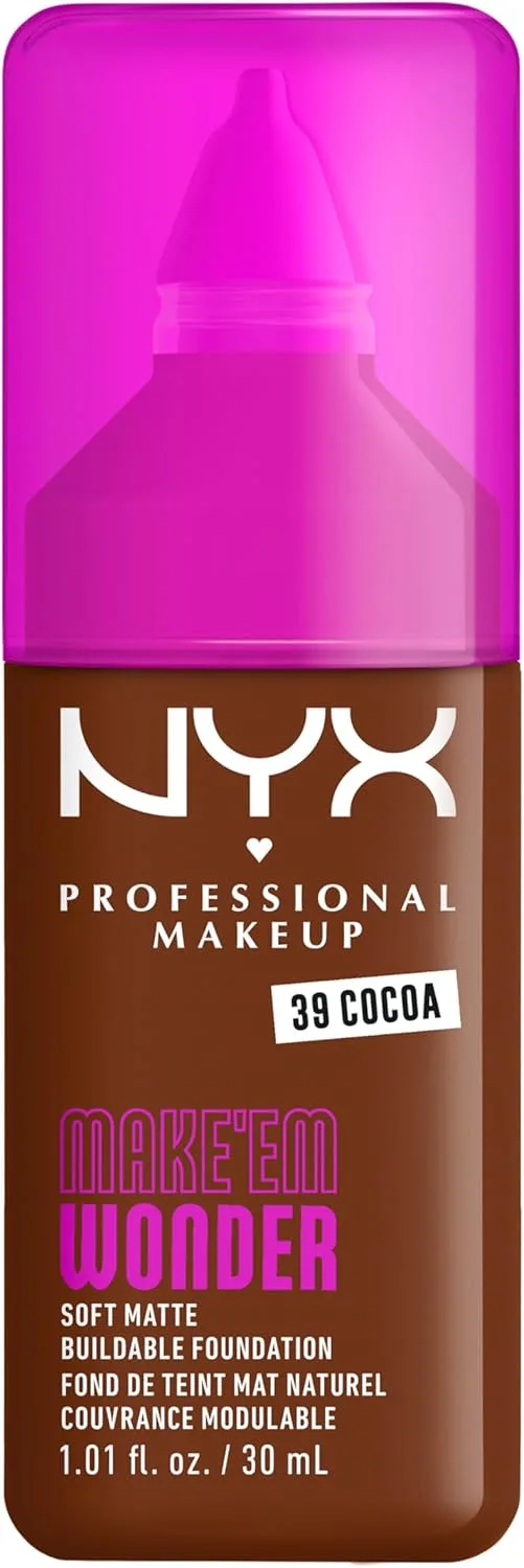 NYX PROFESSIONAL MAKEUP ▫️ NYX Professional Make 'Em Wonder, base mate, resiste até 24 horas, uniformiza e hidrata a pele, infundida com vitamina C e ácido hialurónico, fórmula vegana, tom: Cocoa
