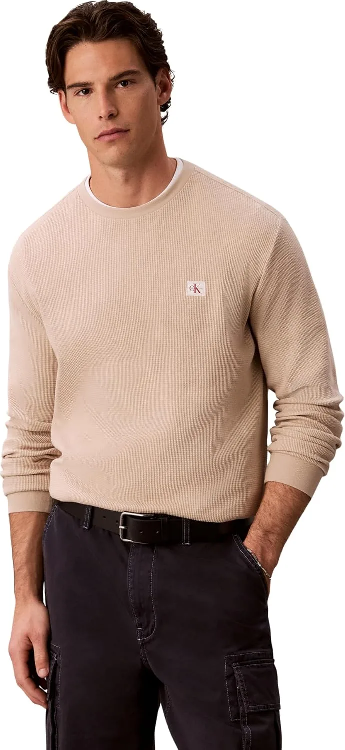 Calvin Klein ▫️ Camisola de manga comprida para homem, modelo «Waffle Badge», com gola redonda