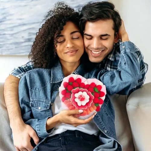 BELROS ▫️ Pacote Especial com Bolo e Doces em Forma de Coração. Presente original, perfeito para ocasiões especiais, como o Dia da Mãe, celebrações e aniversários. Ideia de presente para casais. Doces variados 5
