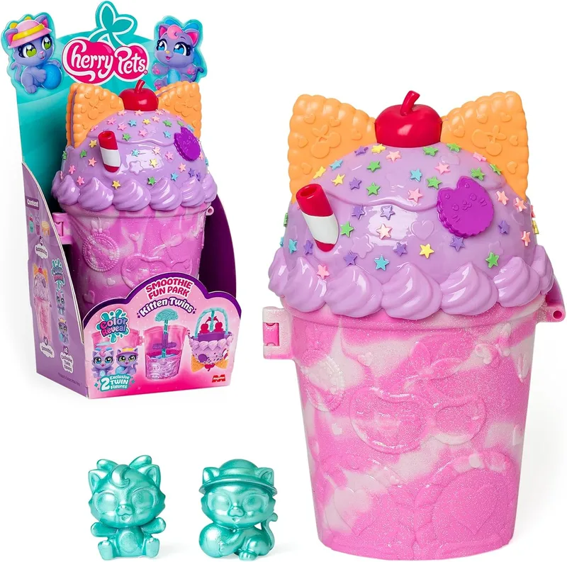 Cherry Pets ▫️ Smoothie Fun Park Gatinhos Gémeos. Smoothie Fun Park Playhouse: Inclui 1 Smoothie, 2 figuras exclusivas "Color Reveal" e 3 acessórios.