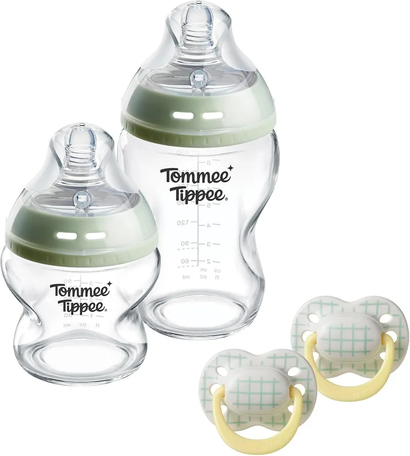Tommee Tippee ▫️ Conjunto de presente TT NS em vidro para recém-nascidos, biberões anticólicos de 150 ml e 250 ml com tetina de fluxo lento e extralento, e 2 chupetas Ultimate Fit para 0-6 meses, com autoesterilização