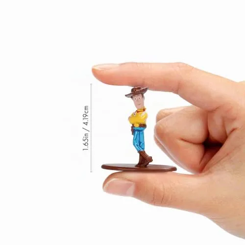 Jada ▫️ Disney Pixar Toy Story Figura Surpresa em Metal 4 cm, 1 Unidade Sortida Aleatória (13 Modelos), Nano Figura Colecionável com o Woody, o Buzz e Mais, Saco Surpresa +3 Anos (9337015314R00) 3