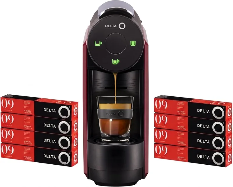 Delta Q ▫️ Conjunto de máquina de café com cápsulas - Mini Qool Vermelha - Para cafés, chá e bebidas quentes - Simples e prática - Design elegante - Inclui 8 blisters de 10 cápsulas Qharacter (total de 80 cápsulas)