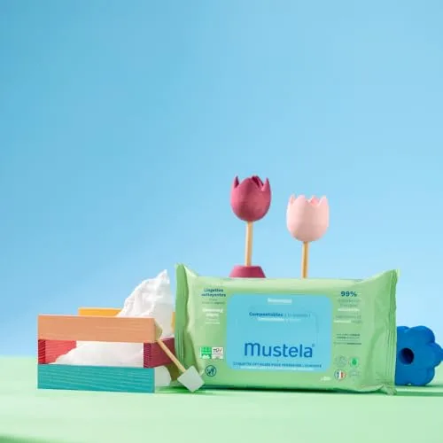 Mustela ▫️ Toalhitas higiénicas perfumadas e compostáveis 100% fibras de lyocell de origem vegetal, para o corpo e maquilhagem, para bebés e toda a família - 99,5% de ingredientes de origem natural (60 unidades) (Embalagem de 3) 3
