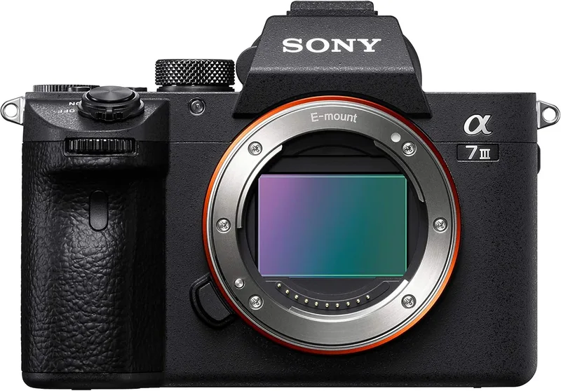 Sony ▫️ Câmara sem espelho (Full-Frame) Alpha 7 III de 24,2 MP, 10 fps